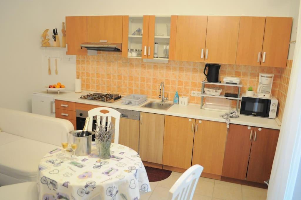Little House Kucica Villa Banjol Екстериор снимка